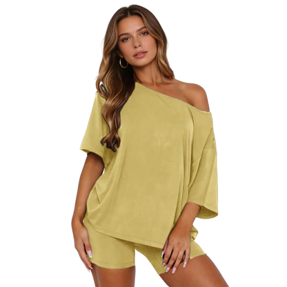Women's Two-Piece Casual Loungewear Set—A Flattering Activewear Look for Travel